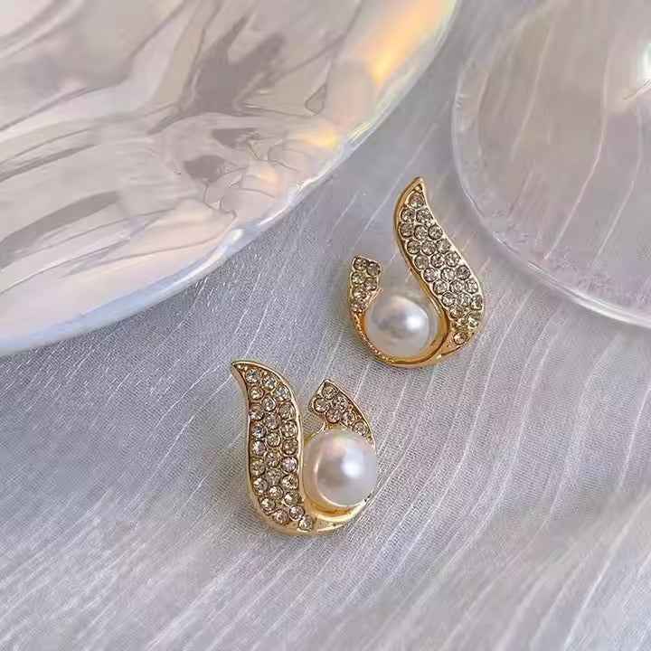 Teardrop Pearl Stud Earrings | Hypoallergenic Push-Back Earrings